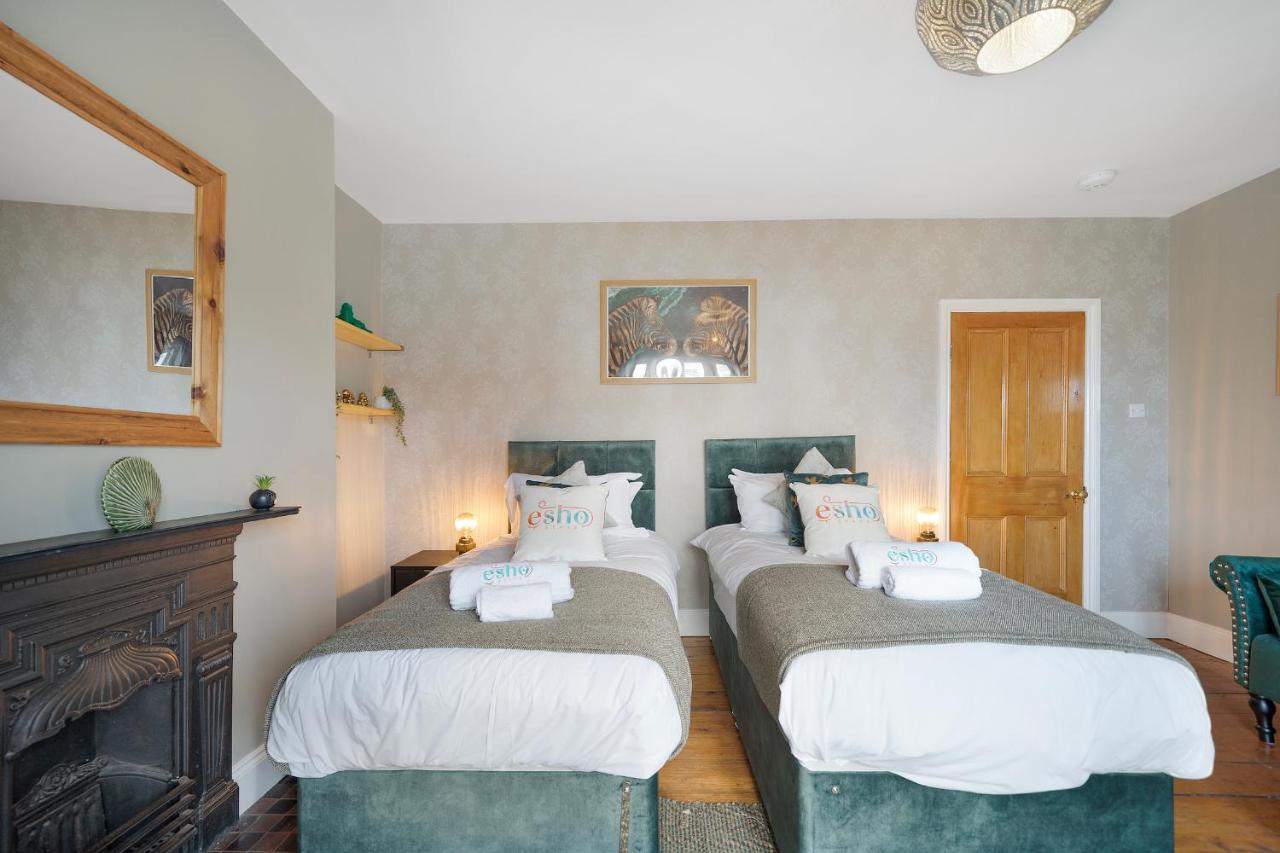 4 Bedroom Home With Garden, Game Room, Parking- Esho Stays Глостер Экстерьер фото