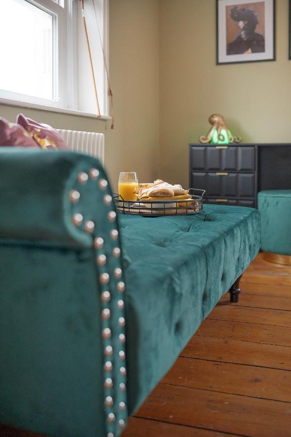 4 Bedroom Home With Garden, Game Room, Parking- Esho Stays Глостер Экстерьер фото
