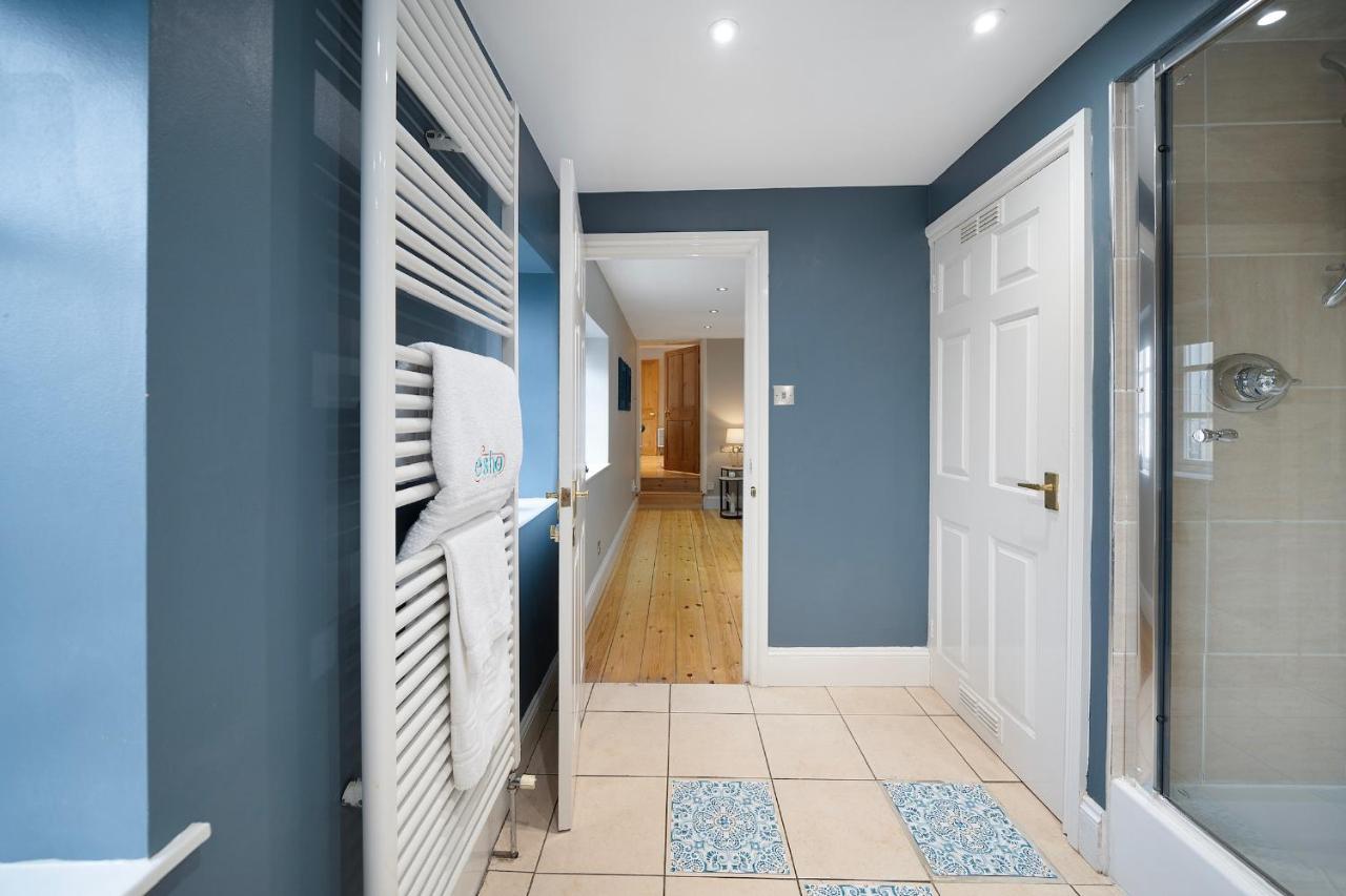 4 Bedroom Home With Garden, Game Room, Parking- Esho Stays Глостер Экстерьер фото