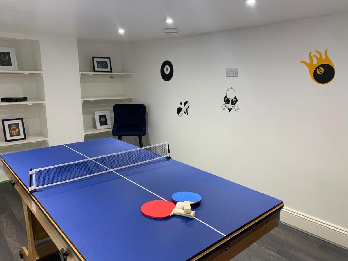 4 Bedroom Home With Garden, Game Room, Parking- Esho Stays Глостер Экстерьер фото